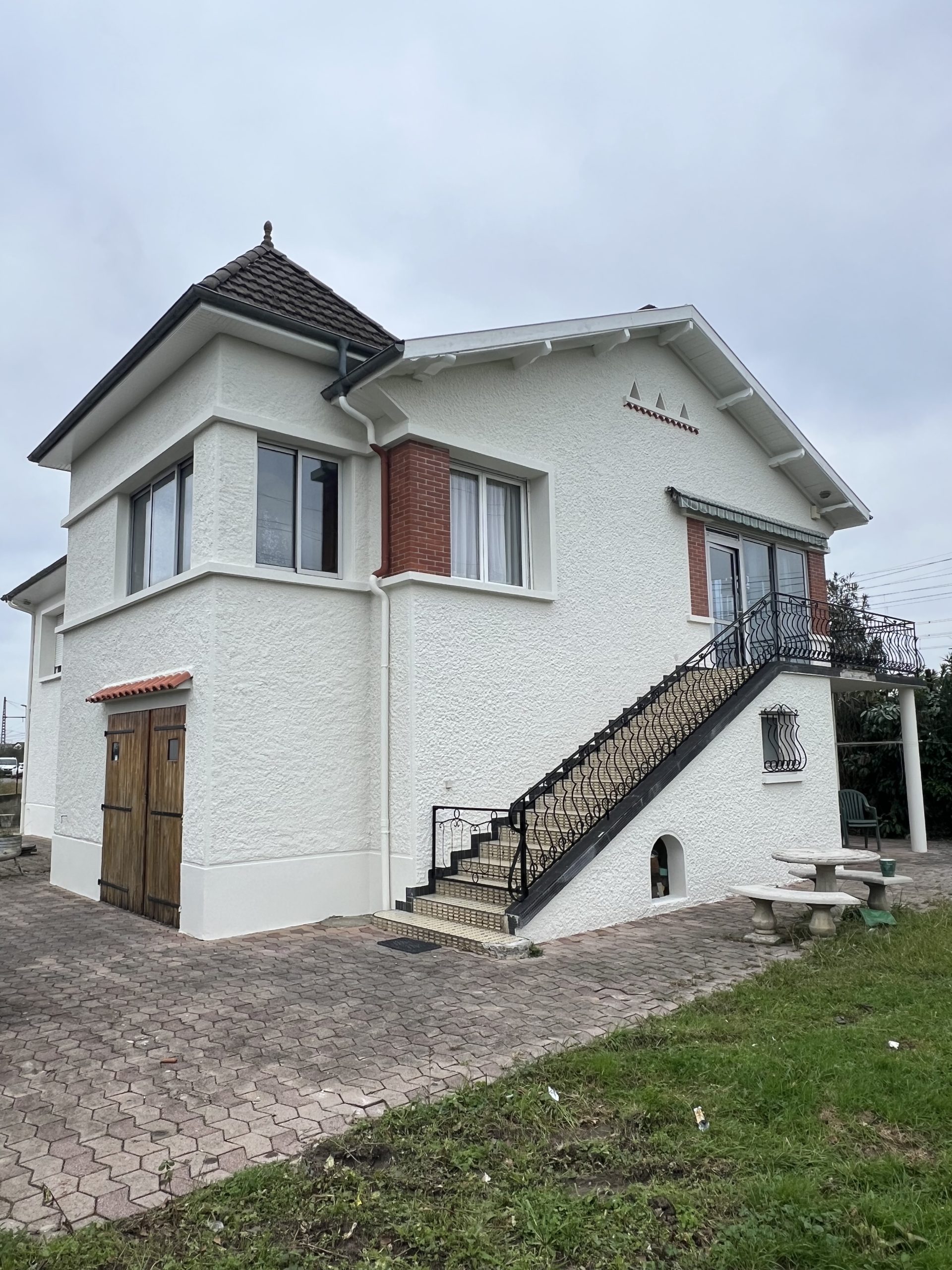 Lire la suite à propos de l’article Rénovation et étanchéité des façades d&rsquo;une maison situé à Lescar
