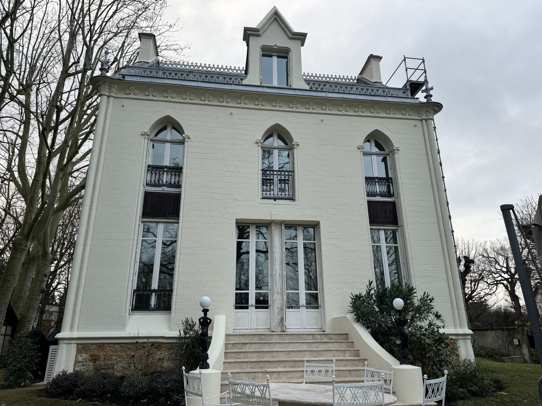 Lire la suite à propos de l’article Restauration des façades d&rsquo;une maison remarquable AU VESINET
