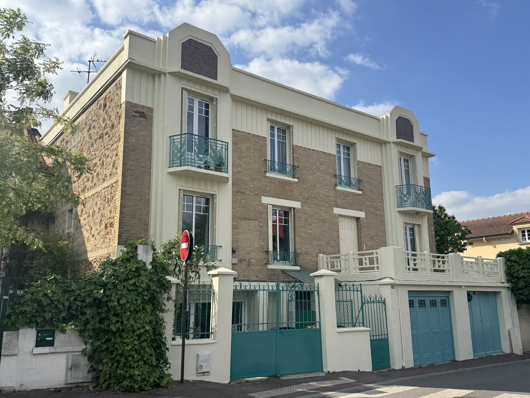 Lire la suite à propos de l’article Ravalement de façade d&rsquo;une petite copropriété à Viroflay