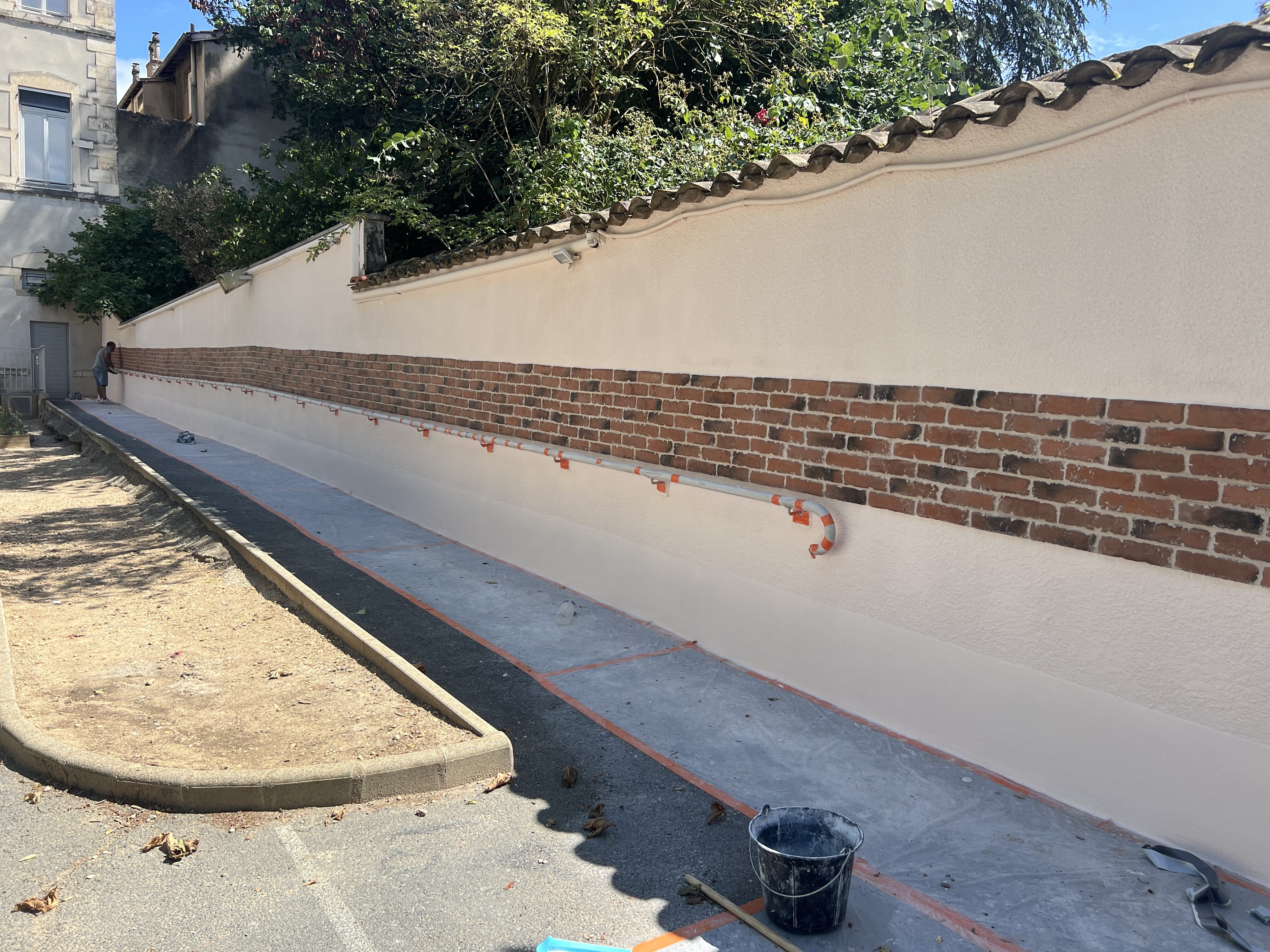 Lire la suite à propos de l’article RENOVATION D&rsquo;UN MUR D&rsquo;ENCEINTE ? ECOLE SAINTE BLANDINE A  ECULLY 69130