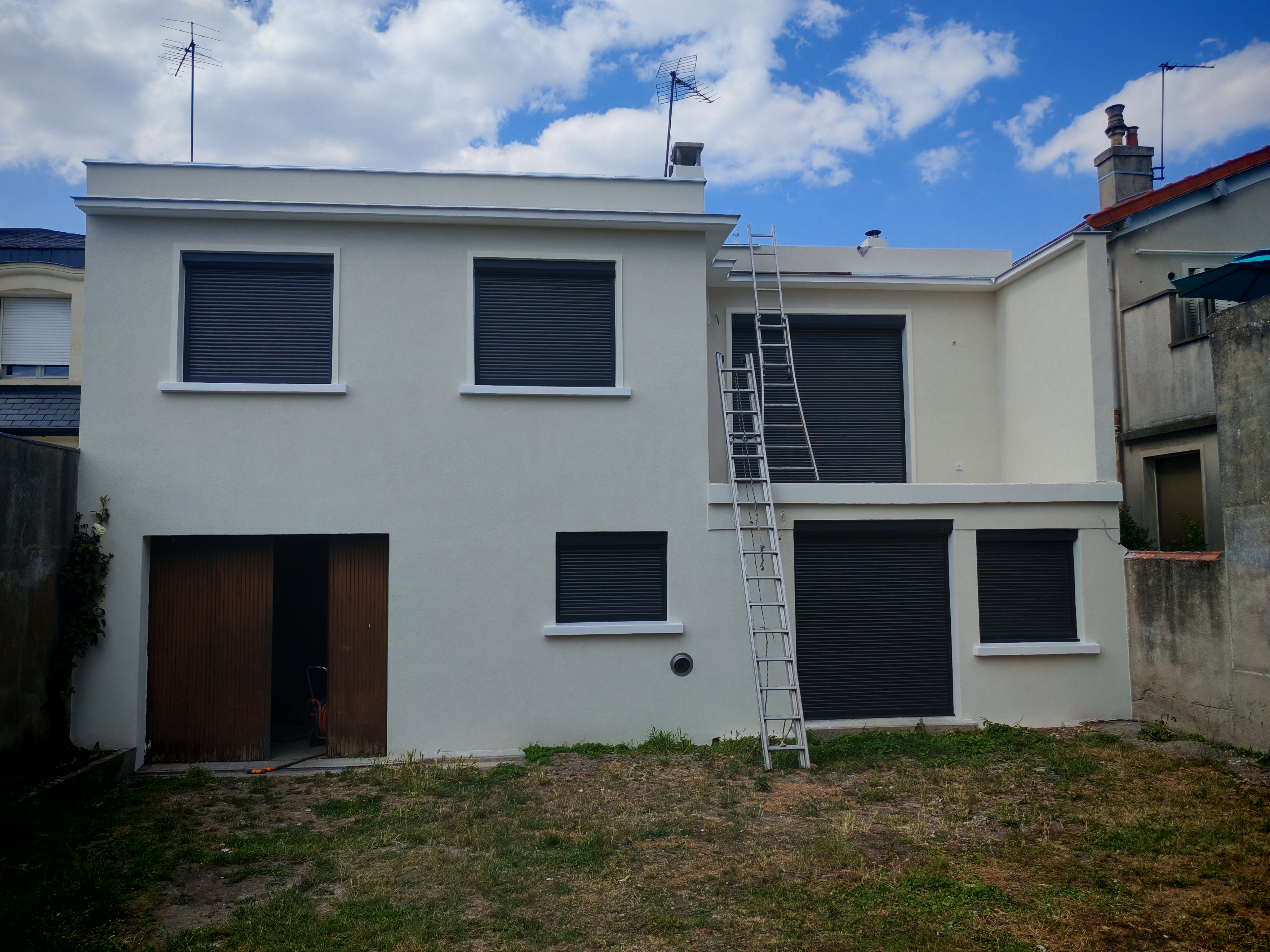 Lire la suite à propos de l’article Rénovation complète des façades avec un revêtement microporeux et imperméable